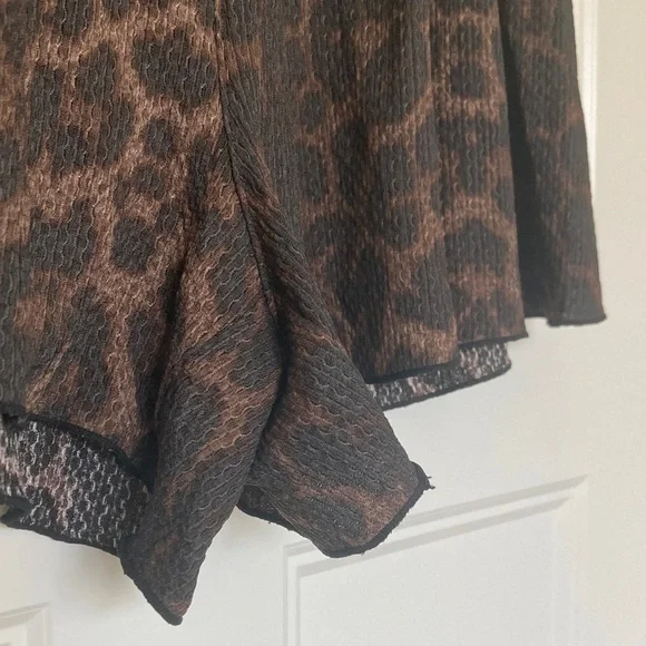 H&M Leopard Shorts - Picture 3 of 4